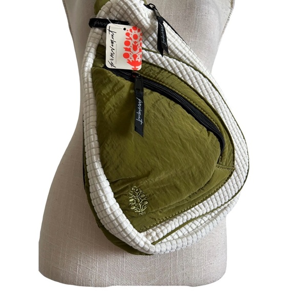 Free People FP Movement Cold Shoulder Sling Bag Olive Ivory NWT $68 Crossbody - Picture 1 of 4